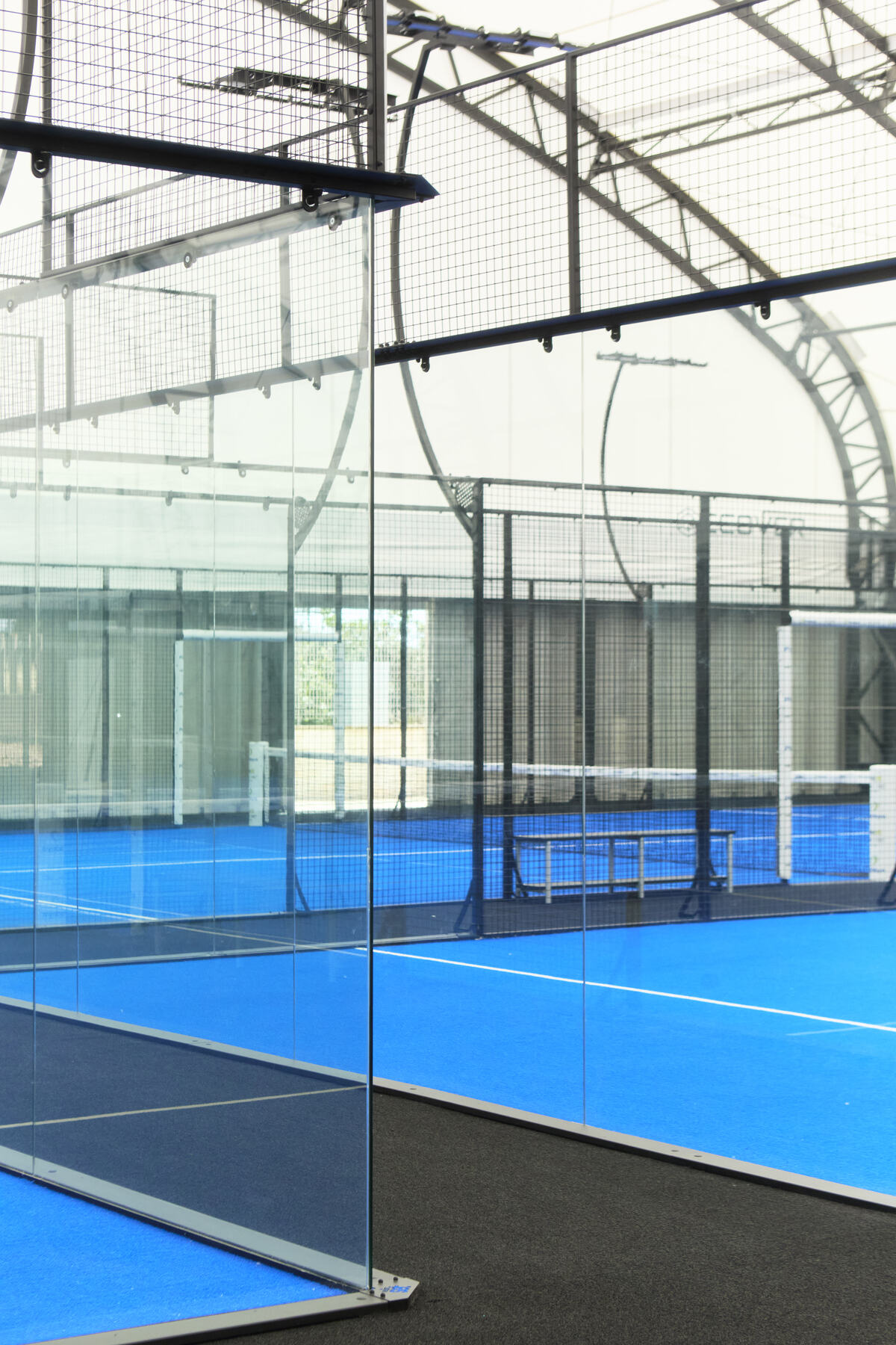 Campo da padel visto dall'interno