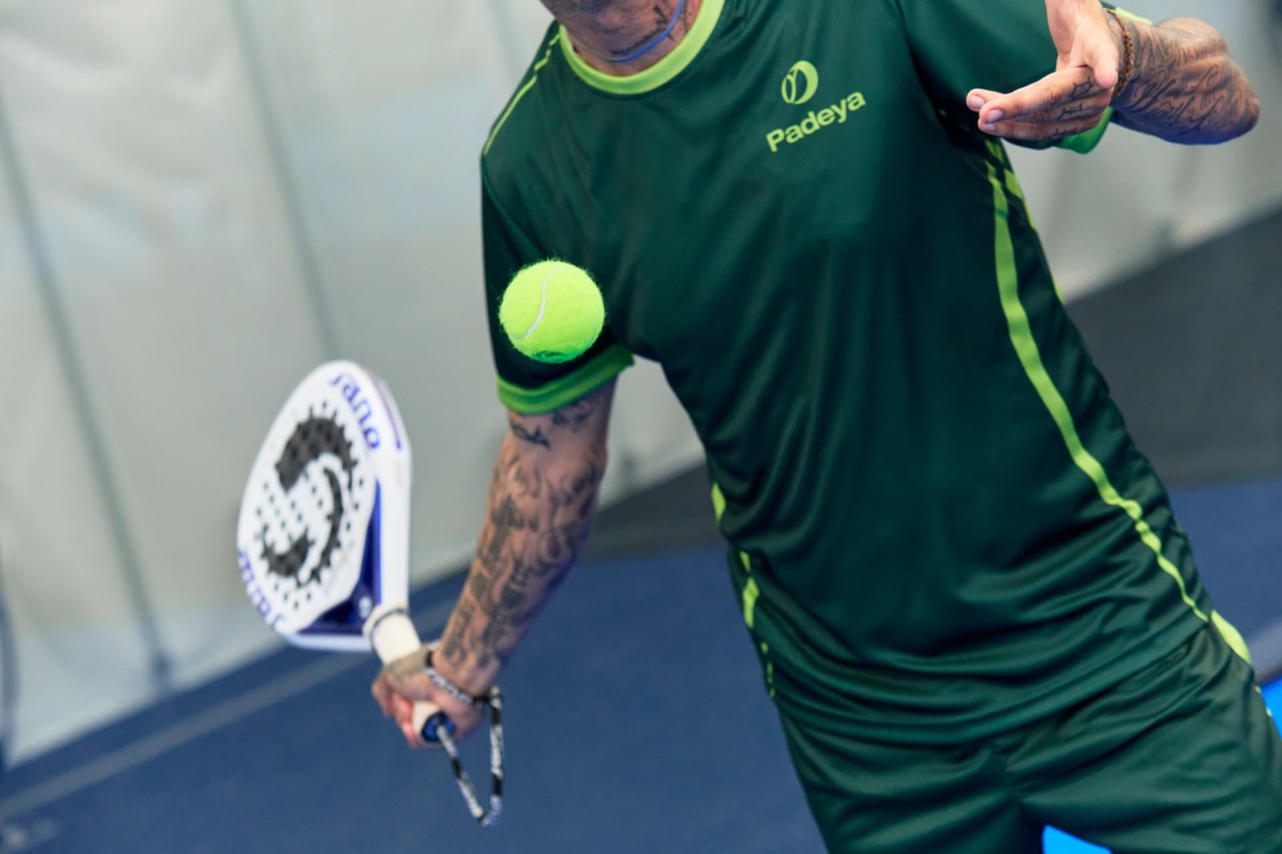 Campi da padel indoor affiancati